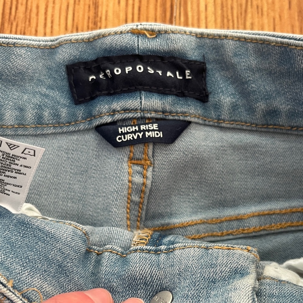 Aeropostale High Rise Curvy Midi 3” Light Blue Distressed Women Shorts Stretchy - Picture 4 of 5